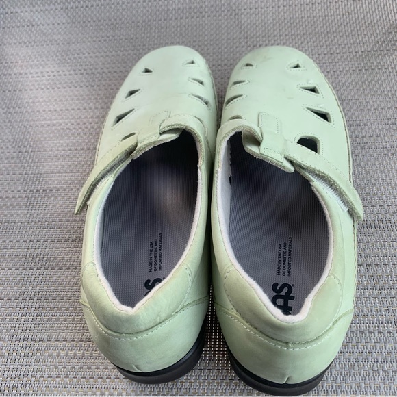 SAS Pistachio Roamer Slip-on VelClosure Size 8WW With Breathable Cut-outside - Picture 2 of 14